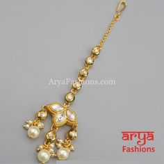 Russhi Small Kundan Pearl Mang Tika for Girls Mang Tika, Mang Tikka, Light Weight Jewelry, Pearl Beads, New Product, Colored Diamonds, For Girls, Gold Necklace, Wedding Day