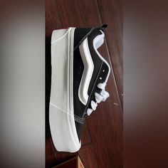 Knu Stack Vans Vans Platform, Vans Black And White, Shoes Vans, Women's Vans, Vans Black, Womens Vans, Vans Shoes, Womens Shoes Sneakers, Shoes Sneakers