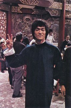 Bruce Lee Pictures, Bruce Lee Art, Bruce Lee Martial Arts, Bruce Lee Quotes, Bruce Lee Photos, Jeet Kune Do, Enter The Dragon, Jackie Chan