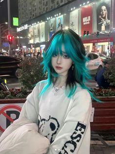 Colored Layered Hair, Genshin Inspired Hair, Japanese Hair Color Ideas, Haircut With Color, Jelly Fish Hair Cuts, Cool Hair Color Ideas, Pelo Anime