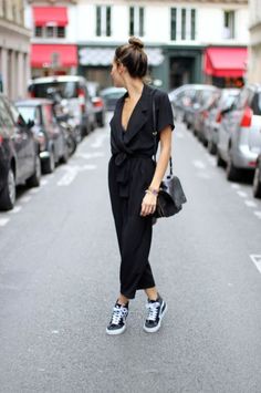 Black Jumpsuit Outfit Casual, Black Jumpsuit Outfit, Jumpsuit Outfit Casual, Girls Spring Outfits, Cool Winter, Jumpsuit Outfit