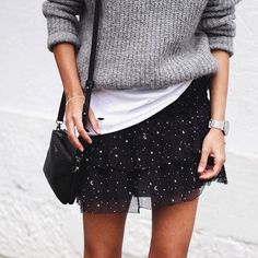 Dicas de looks perfeitos para usar no Dia dos Namorados no site e no APP do Moda it, corre lá Mode Tips, Estilo Hippie, Blazer Outfit, Slouchy Sweater, Legging Outfits, Outfit Trends, Skirt Mini, Pinterest Fashion