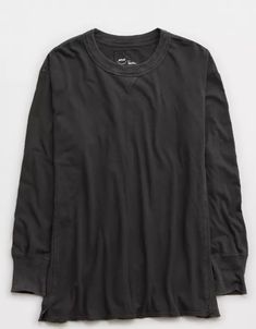 Aerie Cozy Long Sleeve Oversized Boyfriend T-Shirt Black Shirt Long Sleeve, Basic Long Sleeve Shirt, Dr Wardrobe, Tee Shirt Outfit, Oversized Long Sleeve Shirt, Random Clothes, Baggy T-shirt, Oversized Shirts, Aerie Tops