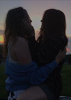 Wlw Aesthetic, Two Girls, The Sun, Sun