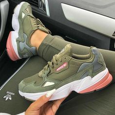 Instagram Shoes, Adidas Falcon, Basket Style, Instagram Lifestyle, Adidas Nmd, Sport Chic, Converse Sneakers, Dream Shoes, S N