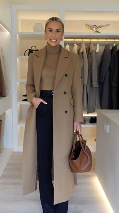 Female Lawyer Fashion, Female Lawyer, Lawyer Fashion, Lawyer Outfit, Trendy Outfits Winter, Fashion Office, Outfits Classy, Classy And Elegant, Stylish Work Outfits