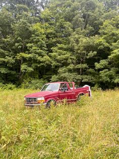 Old red truck aesthetic❤️ Old Pick Up Truck Aesthetic, Old Red Car, Old Red Truck, Red Pickup Truck, Ethel Cain