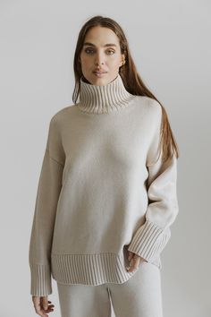 Phoebe Turtleneck Sweater Fall Knits, Modern Womens Fashion, Fall Knitting, Hip Style, Turtleneck Pullover, Fall Winter Wardrobe, Fall Capsule Wardrobe, Oversize Knit, Knit Turtleneck Sweater