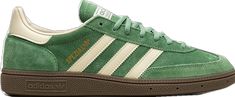 Adidas Handball Spezial, Adidas Handball, Green Adidas, Pretty Shoes Sneakers, Adidas Brand, Adidas Spezial, Black Converse, Adidas Trefoil, Green Sneakers