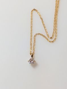 This stunning pendant combines the brilliance of lab diamonds with a unique gold setting, designed to enhance its shine. Gold Necklace Chain, 14k Yellow Gold Necklace, Yellow Gold Necklace, Yellow Gold Setting, Yellow Gold Pendants, Custom Jewelry Design, Pendant Design, Gold Chain Necklace, Custom Engagement Ring