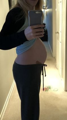 26 Pictures People With Endometriosis Want You To See Endo Belly Pictures, Endo Belly, Ovary Pain, Iron Diet, Endo Warrior, Endo Diet, Swollen Belly, Pictures People, Lady Parts