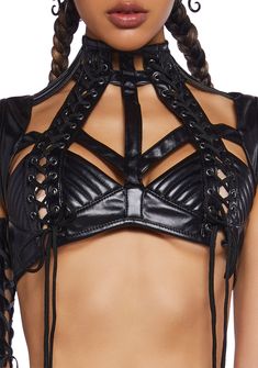 Harness Fashion Outfits, Bra Top Outfit, Holographic Accessories, Tech Outfit, Harness Bra, Harness Fashion, Edc Outfits, Clueless Outfits, Rave Wear