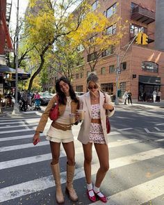 Nyc Pics, Fall Fits, Cool Fits, Fall Skirts, Instagram Ideas, Cute Fits, Feminine Energy