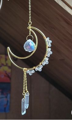 Tillandsia Ideas, Sun Catcher Diy, Diy Suncatchers, Bead Crafts Diy, Designs For Dresses, Dreamcatchers, Purse Charms, Wire Art