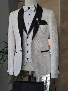 Bojoni White Slim Fit Shawl Lapel Tuxedo – BOJONI Shawl Lapel Tuxedo, Tuxedo Colors, Costum Elegant, Pants Gift, Wedding Suits Groom, Groom Tuxedo, White Tuxedo, Bespoke Suit, Prom Suits