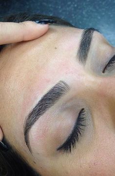 Makeup Hooded Eyes, Eyebrow Tutorial Shaping, Eyebrows Done, Eyebrows Goals, Permanente Make-up, Eyebrows On Fleek, Beauty Make-up, Brows On Fleek, Perfect Eyebrows