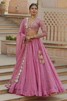 Vani Vats, Organza Lehenga, Organza Blouse, Gaun Fashion, Pink Lehenga, Indian Dresses Traditional