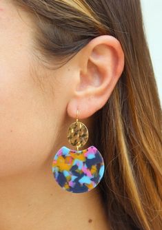 "Gorgeous acrylic earrings measuring approx 2.25\" with 14k gold filled earwires. Gift box included. Choose color at checkout!" Pink Statement Earrings, Statement Earrings Gold, Earrings Acrylic, Acrylic Jewelry, Gold Statement Earrings, 21st Birthday Gifts, Acrylic Jewellery, Jewelry Card, Gold Flakes