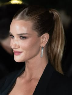 Hunting Makeup, Dressy Ponytail, Rosie Huntington Whiteley Hair, High Ponytail Styles, Bride 2024, Formal Hairstyles For Short Hair, Slick Hair, High Ponytail Hairstyles, Guest Hair