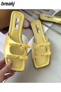 Shipping: Worldwide Express Shipping AvailableDelivery time: 7-15Days Fast ShippingReturns: Fast refund, 100% Money Back Guarantee.SPECIFICATIONSWith Platforms: YesUpper Material: SyntheticStyle: ConciseShoes Type: SlidesSeason: SummerPlatform Height: 0-3cmPattern Type: SolidOutsole Material: RubberOrigin: Mainland ChinaModel Number: AD3860Item Type: SlippersInsole Material: Bonded LeatherHeel Type: Flat withHeel Height: Flat (≤1cm)Fit: Fits true to size, take your normal sizeFashion Element: Bu Flat Slippers For Women, Beach Shoes Women, Summer Candy, Flat Slippers, White Wedding Shoes, Slippers For Women, Fashion Slippers, Flat Slipper, Girly Shoes