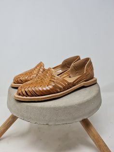 "*We offer two types of shipping, one free and one accelerated. When completing your order please choose the type of shipment that suits you best Huarache handcrafted style. Each piece involves a unique work since Mexican artisans dedicated their talent in the manual elaboration of each piece. Let's continue to give value to the artisanal and acquire one of these beautiful huaraches of many decades of history tradition and style. The term \"huarache\" comes from the \"kwarachi\" voice of the Pur Mexican Sandals, Huarache Sandals, Best Suits, Fall Shoes, Spring Shoes, Sandals For Women, Handmade Shoes, Vans Classic Slip On Sneaker, Suits You