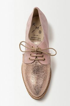 n-e-e-d is an understatement. The perfect brogue #AnthropologieEU #PintoWin Monk Shoes, Fun Shoes, Mode Tips, Fall Clothes, Cool Ideas, Pink Shoes