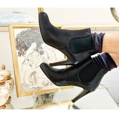 Our Nicole chelsea boots is the feminine declination of the classic Nix boots. With a thin heel and a black grainy leather it is both dressed up an casual for every occasion. More Sizes are coming in , do not hesitate to contact us for more information  For more boots from our collection:  https://www.etsy.com/shop/MonSoulier?section_id=18035231&ref=shopsection_leftnav_2 . Black grainy leather chelsea boots . Upper height ( from heel : 10 cm/ 3,93in)   . Made with italian leathers . Handmade in Italy  . 8 cm heel . Very confortable shape  . Leather sole Sizing :  Our sizing is italian and is consistent with all european designer and luxury brands  US 5= 35 EUR  US 6 =36 EUR US 7 =37 EUR US 8 =38 EUR US 9 =39 EUR US 10 =40 EUR US 11 = 41 EUR we do half measures for a better service Should y Low Heel Leather Boots, Womens Fall Boots, Crochet Slipper Boots, Steampunk Boots, Womens Leather Booties, Tall Brown Leather Boots, Chelsea Boots Black, Felt Boots, Wool Shoes