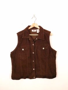 "Vintage Women's Brown Corduroy Vest/Sleeveless. Measurements Length     : 22 1/2\" Armpit to armpit : 22\" Armpit to end of sleeve: 146 Condition : Gently used. There's no stains or holes. Good condition.  ※Please read the policy before you purchase※" Vintage Sleeveless Brown Top, Sleeveless Jackets For Women, Corduroy Fashion, Corduroy Vest, Pink Cheetah, Brown Corduroy, Vest Outfits, Measurement Length, Sewing Ideas