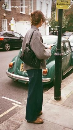 December Outfits 2024, Outdoorsy Fits, Chelsea Boots Street Style, Authentic 70s Fashion, Off Duty Model Aesthetic, Plane Outfit, Classic Outfits For Women, Daily Outfit Inspiration, Current Styles