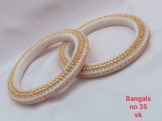 Sankha Design Gold, Sankha Badhano Gold, Shakha Pola Bangles Gold, Gold Pola Badhano Design, Sankha Pola Design, Shakha Design, Polymer Clay Bracelet Bangles, Gold Pendants For Men, Bridal Jewelry Sets Brides