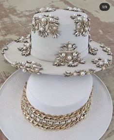 Mode Tips, Painted Hats, Chapeau Cowboy, Elegant Hats, Fancy Hats, Stylish Hats, Derby Hats, Beautiful Hats, Diy Fashion