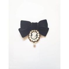 Chic Formal Bow Tie Jewelry, Classic Evening Brooch, Trendy Pins For Gifts, Trendy Pins As A Gift, Elegant Lapel Pin Brooch For Party, Classic Brooch Pins For Party, Chic Brooch Jewelry For Parties, Vintage Ribbon Brooches As Gift, Chic Party Brooch Jewelry