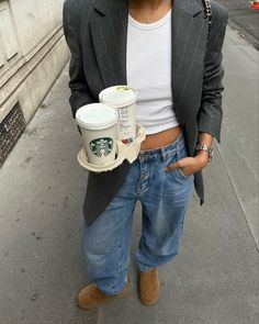 Outfit With Uggs, Baggy Jeans Outfit, Mini Outfit, Outfits Baggy, Stockholm Fashion, Looks Style, Fall Winter Outfits