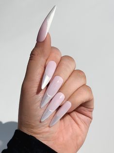 Nails Milky Pink, Pearl French Tips, Nails White Chrome, Chrome Pearl Nails, Chrome Stiletto Nails, White Nails Spring, French Nails White, Nail Art Paint