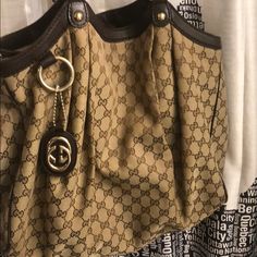 Nice Hang Bag In Great Condition.. No Tears Or Holes.. Hang Bag, Gucci Handbag, Hanging Bag, No Tears, Gucci Handbags, Michael Kors Monogram, Limited Time, Bag Lady, Gucci