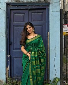 Our Happy customer Anushka in green cotton silk saree! ❤️Thank you for sharing this beautiful moment with us. #HappyCustomer #CustomerSatisfaction #saree #GreenSareeLove #SmilingFaces #ThankYouCustomers #happy #happycustomer #sarees #happycustomer #sareelove #trendingsarees #southsaree