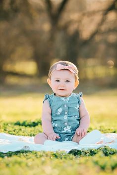 12 Month Photoshoot Ideas, Infant Outdoor Photoshoot, 9 Month Photoshoot Ideas, 9 Month Photoshoot, Baby Outdoor Photoshoot, Month Pictures, One Year Pictures