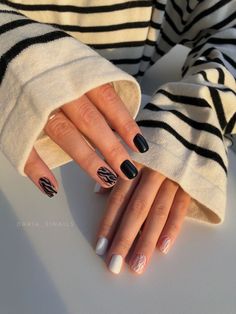 Minimal Nails Art, Wow Nails, Plaid Nails, Nails Now, Grunge Nails, Simple Gel Nails, Minimal Nails, Casual Nails, Work Nails