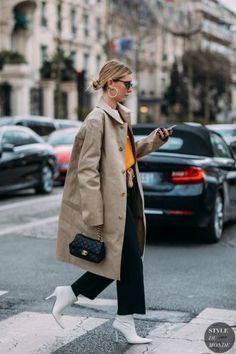 Acielle at Style du Monde Camel Coat Outfit Casual, Mode Dope, Camel Coat Outfit, White Ankle Boots, Coat Outfit, Fall Inspiration, Fashion Friday