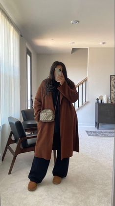 Winter Outfits Xl Size, Womens Plus Size Winter Outfits, Curvy Elegant Outfit Winter, Autumn Style Plus Size, Plussize Outfit Ideas Fall, Japan Outfit Winter Plus Size, Autumn Outfit Inspo Midsize, Winter Outfit Curvy Girl, Cozy Outfit Plus Size