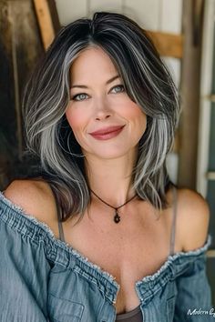 Highlight Grey, Gorgeous Gray Hair, Beautiful Gray Hair, Silver Grey Hair, Hairstyles For Women Over 50, Natural Gray Hair