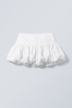 White Bubble Skirt, White Short Skirt Outfit, White Puffy Skirt, Skirt White Background, Cute White Skirt, Short White Skirt, Mini Skirts Outfits Summer, Mini Skirt White, Balloon Skirt