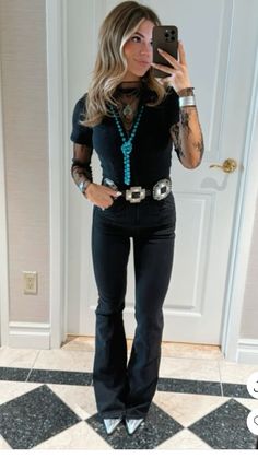 Western Black Flare Jeans Outfit, Western Denim Jumpsuit, Black Jeans Western Outfit, Western Rodeo Outfits For Women, Black Jean Jumpsuit Outfit, Black Jeans With Cowboy Boots, Western Vegas Outfits, Western Jumpsuit Outfit, Black Denim Jumpsuit Outfit