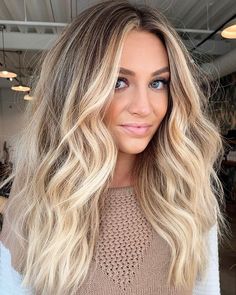 Hair With Money Piece, Tan Skin Blonde Hair, Money Piece, Balayage Hair Blonde, Hair Inspiration Color