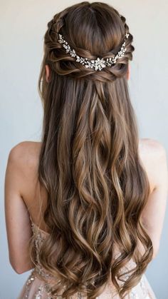 Hairstyles Of Straight Hair, Grad Hairstyles Straight Hair, Black Hair Bridesmaid Hairstyles, Hairstyle With Straight Hair, Simple Prom Hairstyles, Hairstyles With Straight Hair, Hairstyle For Straight Hair, Long Straight Hairstyles, Morning Before School