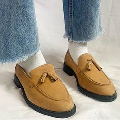 Excellent Vintage Condition. I Bought These New With Tags (I Removed Tag As Shown In Photos But Have Never Worn Them). No Wear In Body Or Soles. They Are Marked Size 8.5 But Would Best Fit A Size 8. Spring Casual Tassel Loafers With Brogue Detailing, Suede Tassel Loafers With Round Toe For Work, Suede Tassel Loafers With Round Toe, Casual Suede Loafers With Pointed Toe, Casual Moccasins With Brogue Detailing For Fall, Trendy Tassel Loafers With Round Toe For Fall, Casual Tassel Loafers With Brogue Detailing, Casual Fall Moccasins With Brogue Detailing, Casual Brogue Moccasins For Fall