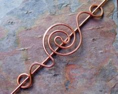 Copper Sweater Clip Brooch Scarf Kilt or Shawl Pin. Fibula | Etsy Scarf Pins Diy, Hair Pins Diy, Wire Projects, Wire Jewelry Patterns, Wire Wrapped Stone Jewelry, Beaded Things, Wire Wrap Jewelry Designs, Wrapping Jewelry, Witch Shop