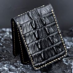 Wait a minute. Is this not cool? Hand-made Short Crocodile Skin Wallets Purses Women Men Clutch Vegetable Tanned Leather Driver's #walletph #menwallets #menwallet #menswallet #walletshop Stop Spending, Alligator Pattern, Man Clutch, Elegant Bags, Crocodile Skin, Short Wallet, How To Make Shorts, Leather Items, Vegetable Tanned Leather