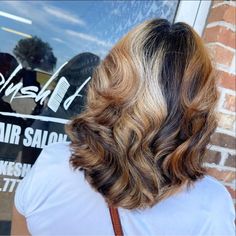 #follow #hairgoals #hair #hairstyles #beautyblog #blogging #blogger #blog Shades Of Brown Highlights, Brown And Blonde, Silk Press, Brown Highlights, Hair Life