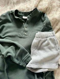 Hot Camping Outfits, Door County Outfits, Back To School Outfits Sambas, Cozy Outfit Ideas Summer, Comfy Fall Fits Aesthetic, Low Wasted Outfits, Costal Granola Outfits, Comfy Class Outfit, Movie Theatre Outfits